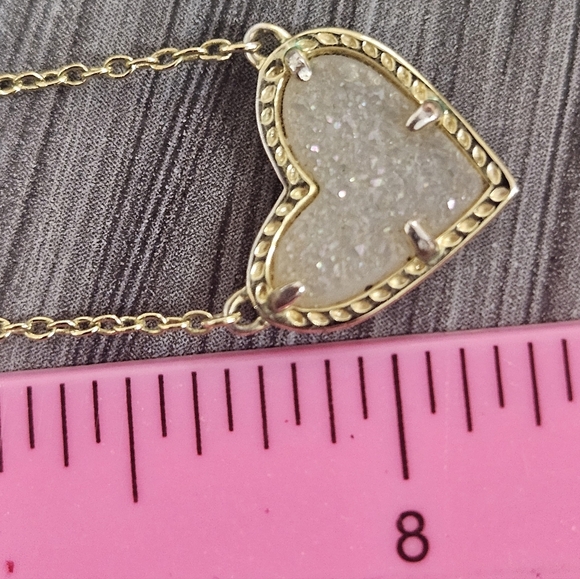 Kendra Scott Ari Heart Gold Pendant Necklace in Iridescent Drusy - Picture 9 of 9
